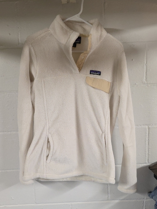 Patagonia Tops - Patagonia Cream Snap-T Fleece Pullover with Beige Pocket Accent